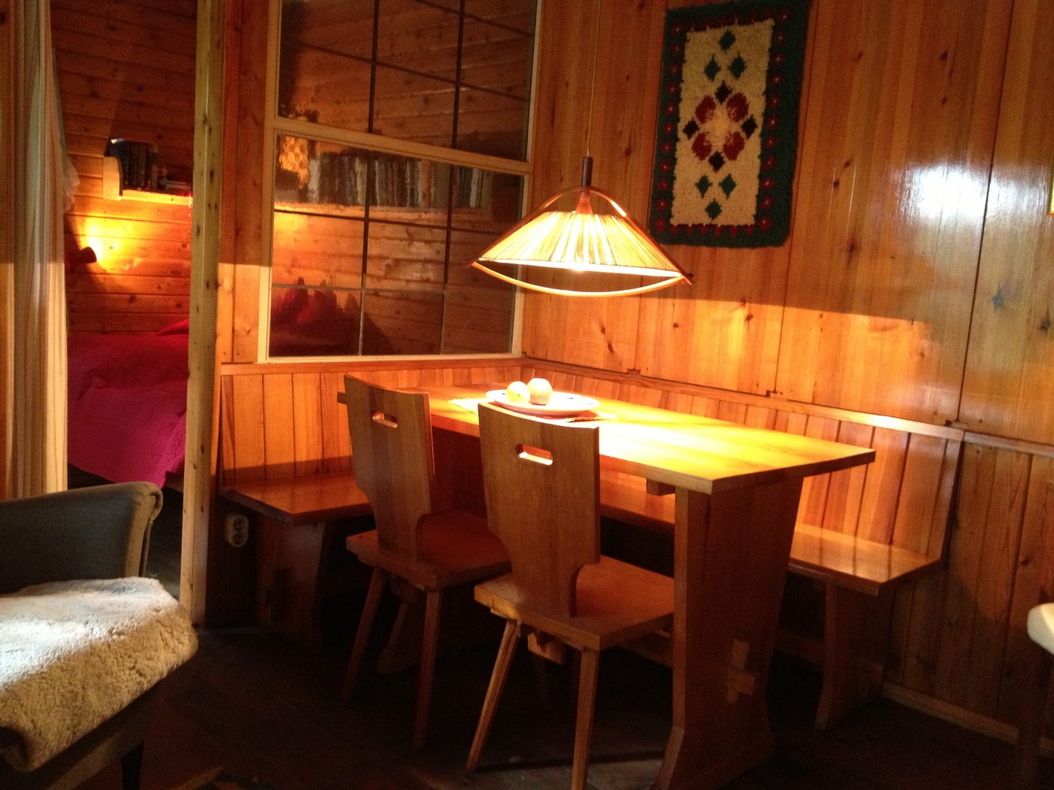 bring me to the lakes, Hütte Hans, Esstisch